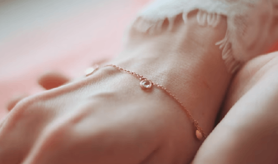 dainty jewelry for women
