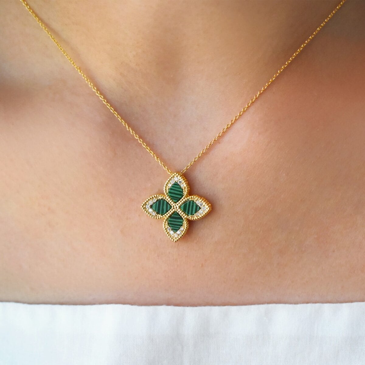 Liz Amara Necklace Earring Set4