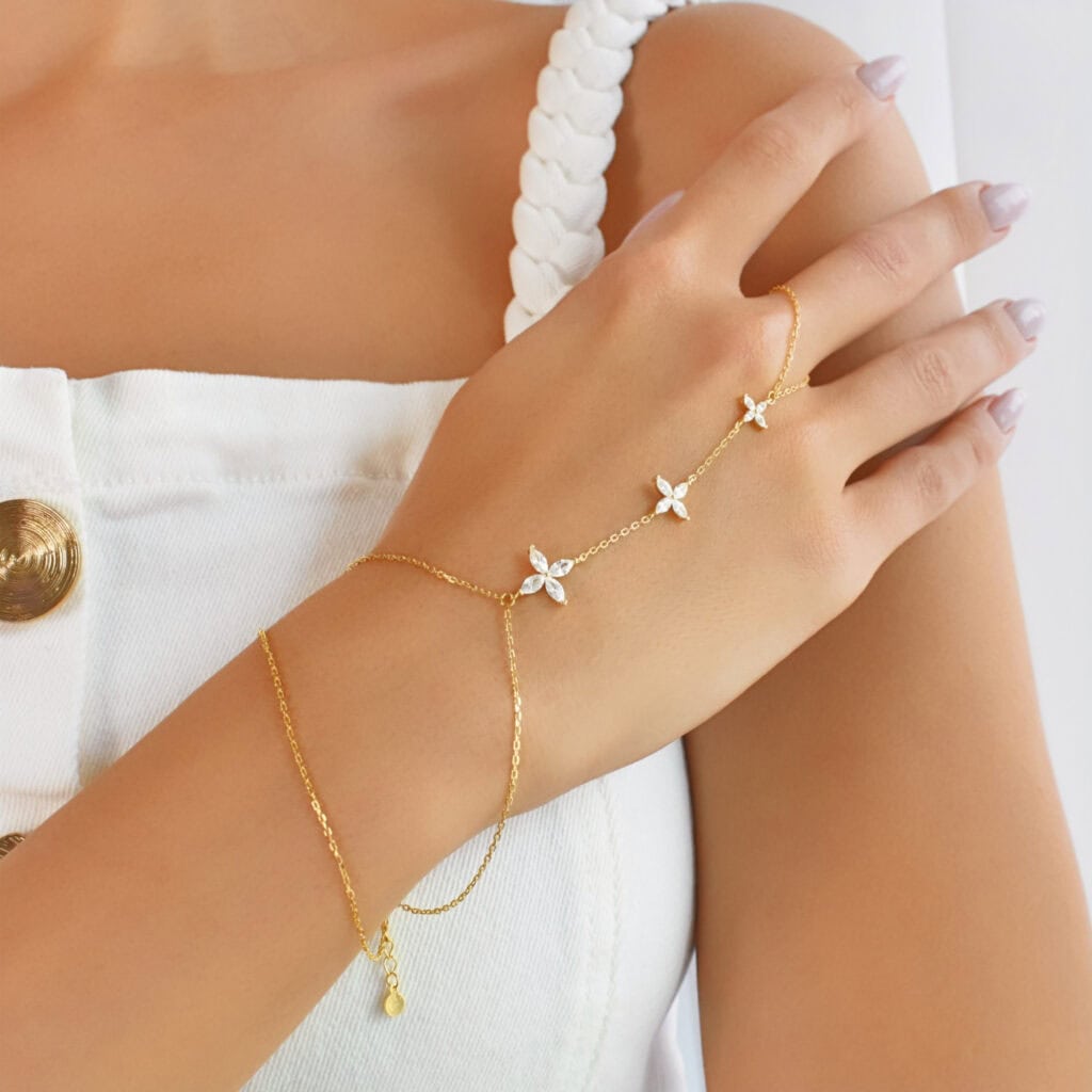 Mara Clara Hand Chain Bracelet 